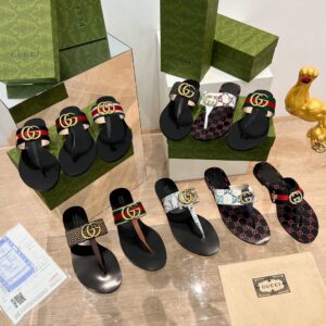 Gucci GG Logo Thong Slide Sandals - Image 3