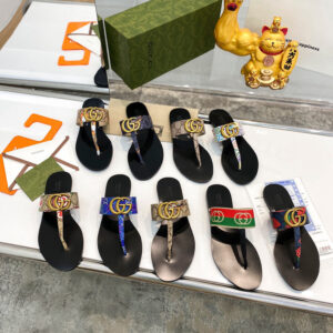 Gucci GG Logo Thong Slide Sandals - Image 5