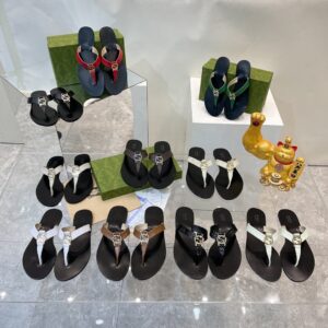Gucci GG Logo Thong Slide Sandals - Image 9
