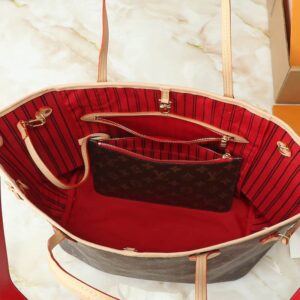 Louis Vuitton Neverfull Monogram Canvas Designer Tote Handbags - Image 14