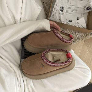 UGG Tazz Tasman Fur Platform Slippers Chesnut - Image 9