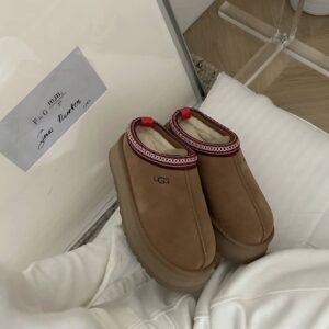 UGG Tazz Tasman Fur Platform Slippers Chesnut - Image 7